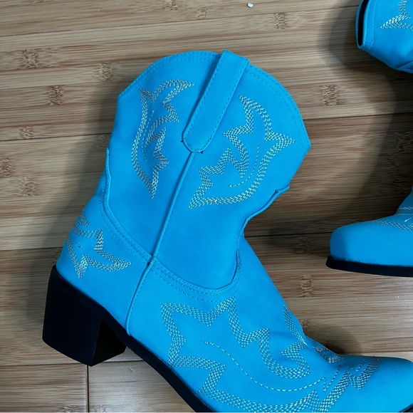 Blue and White Western Embroidered Cowboy Boots - Women - Size 42 - Picture 6 of 12